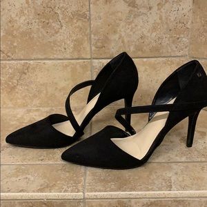 Black Suede Closed Toed Heels 👠